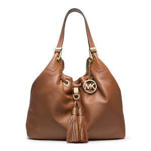 🌸 Michael Kors Camden Lg Drawstring  Leather Bag